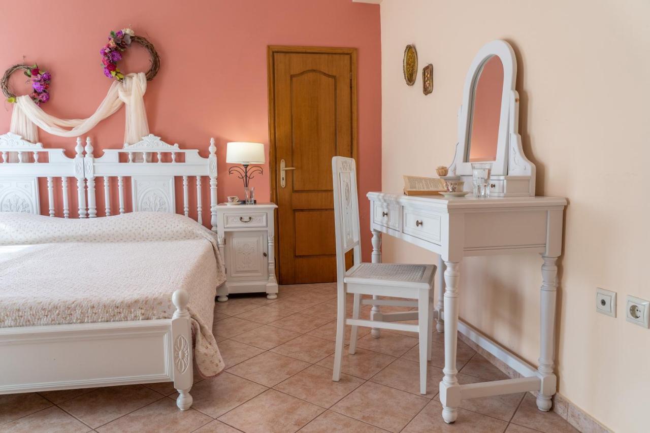 Artemis Superb 2 Bedroom Apartment 700 M Away From The Beach Minia Exterior foto